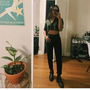 Distressed High-waist Mom Jeans